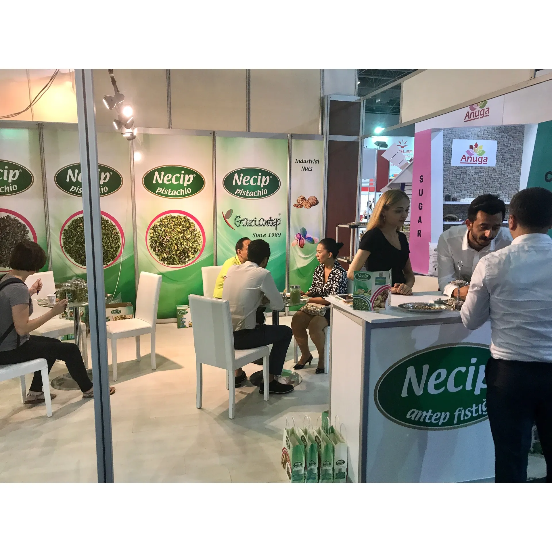B2B meetings and client consultations at trade fair